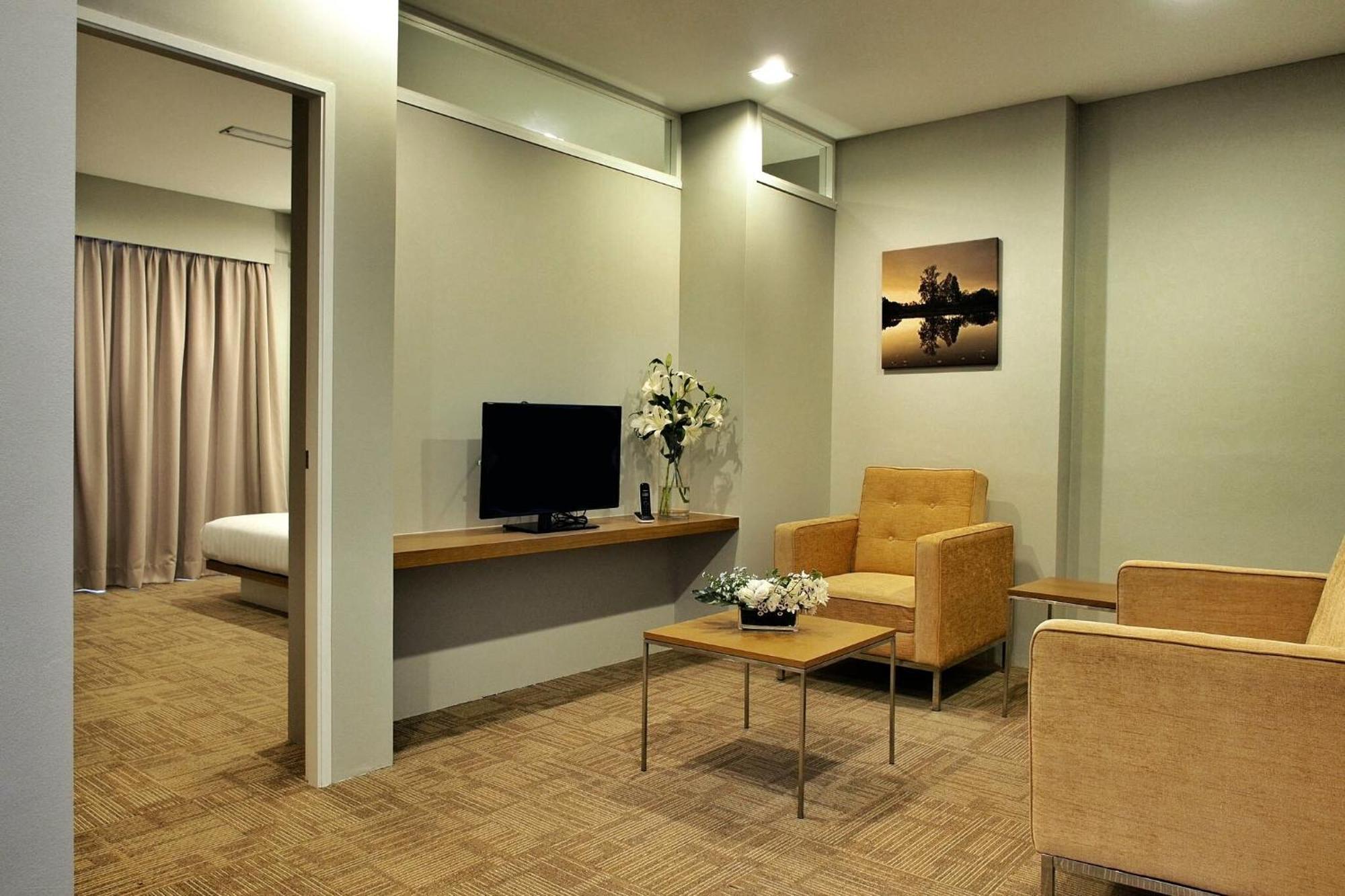 Hotel Primera Suite Сайберджая Экстерьер фото