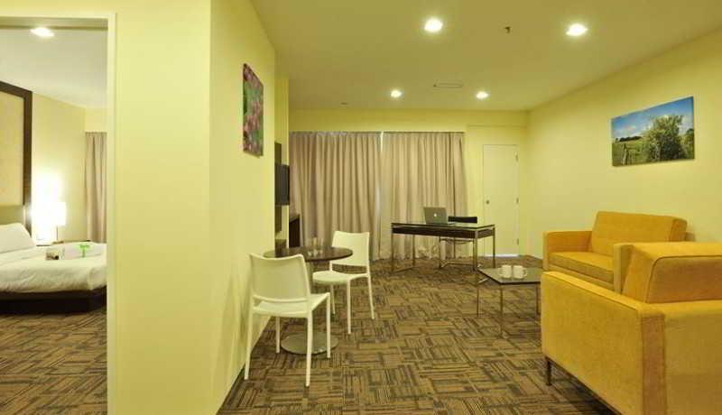 Hotel Primera Suite Сайберджая Экстерьер фото