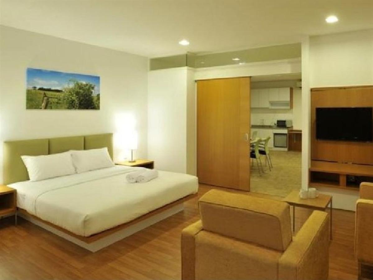 Hotel Primera Suite Сайберджая Экстерьер фото