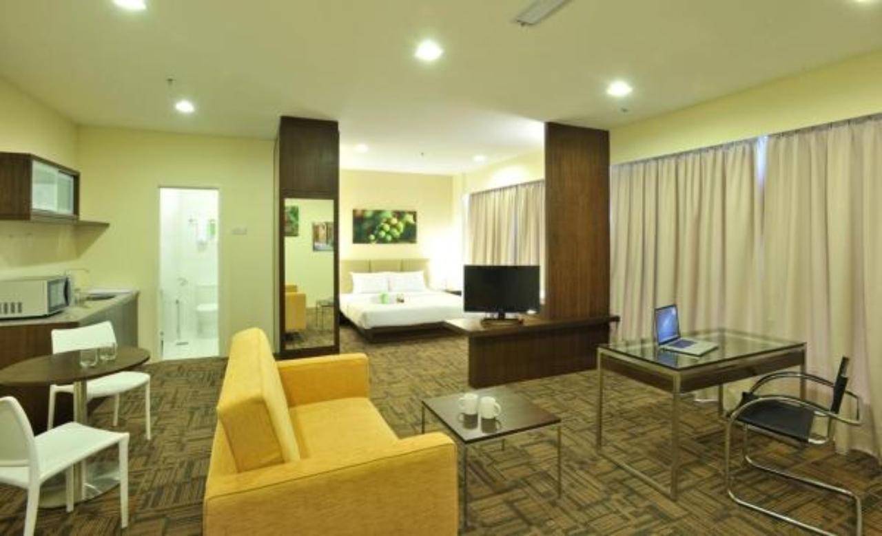 Hotel Primera Suite Сайберджая Экстерьер фото